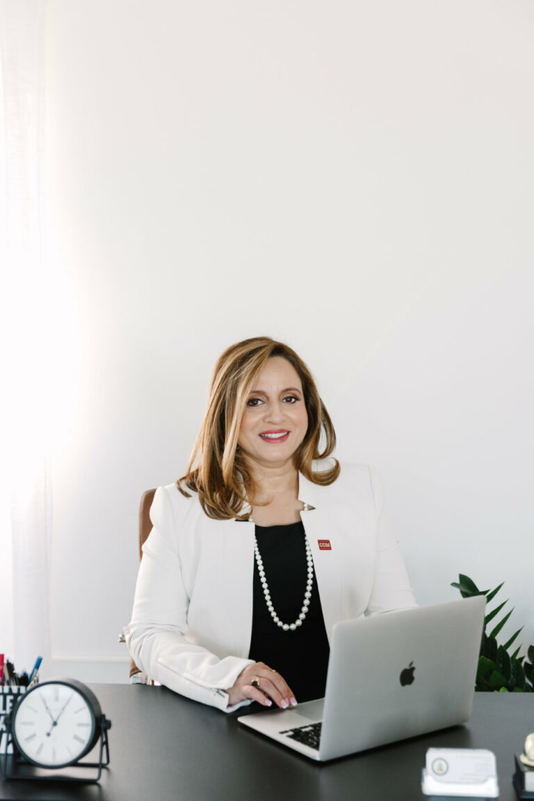 meetu at her desk